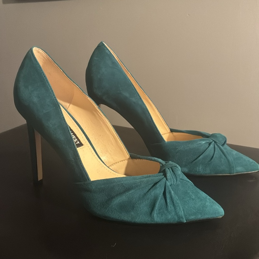 New Nine West Teal Elegant Suede Heels